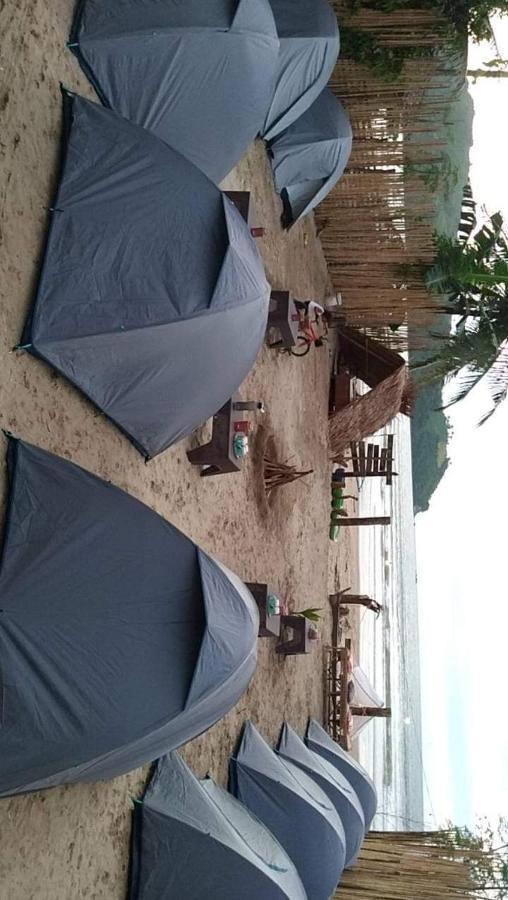 אל נידו Bucana Kamp Payapa Beachfront מראה חיצוני תמונה