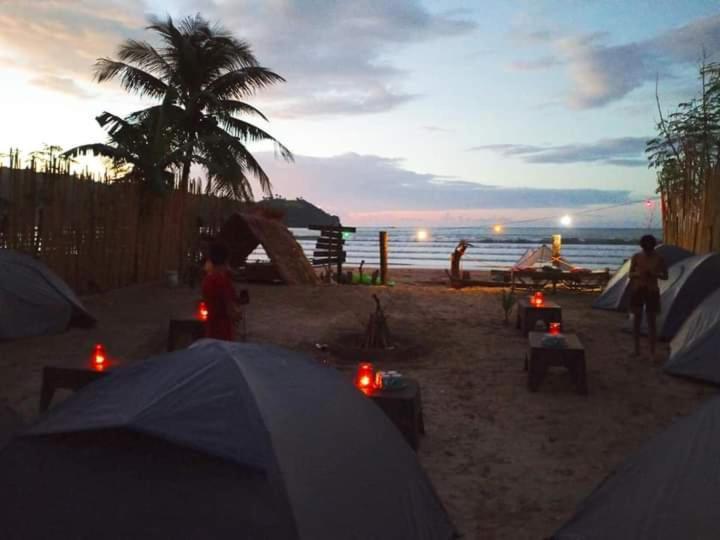 אל נידו Bucana Kamp Payapa Beachfront מראה חיצוני תמונה