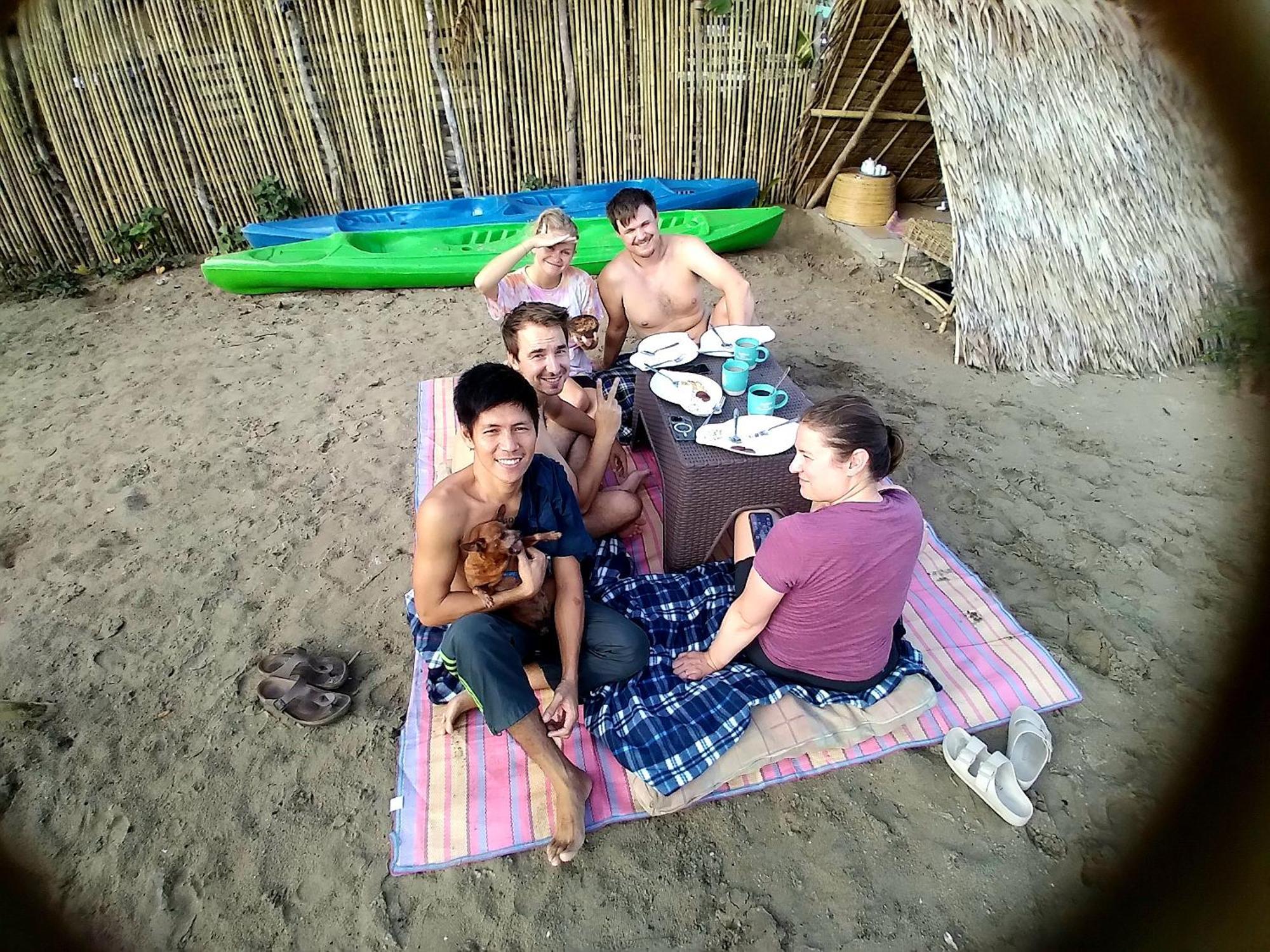 אל נידו Bucana Kamp Payapa Beachfront מראה חיצוני תמונה